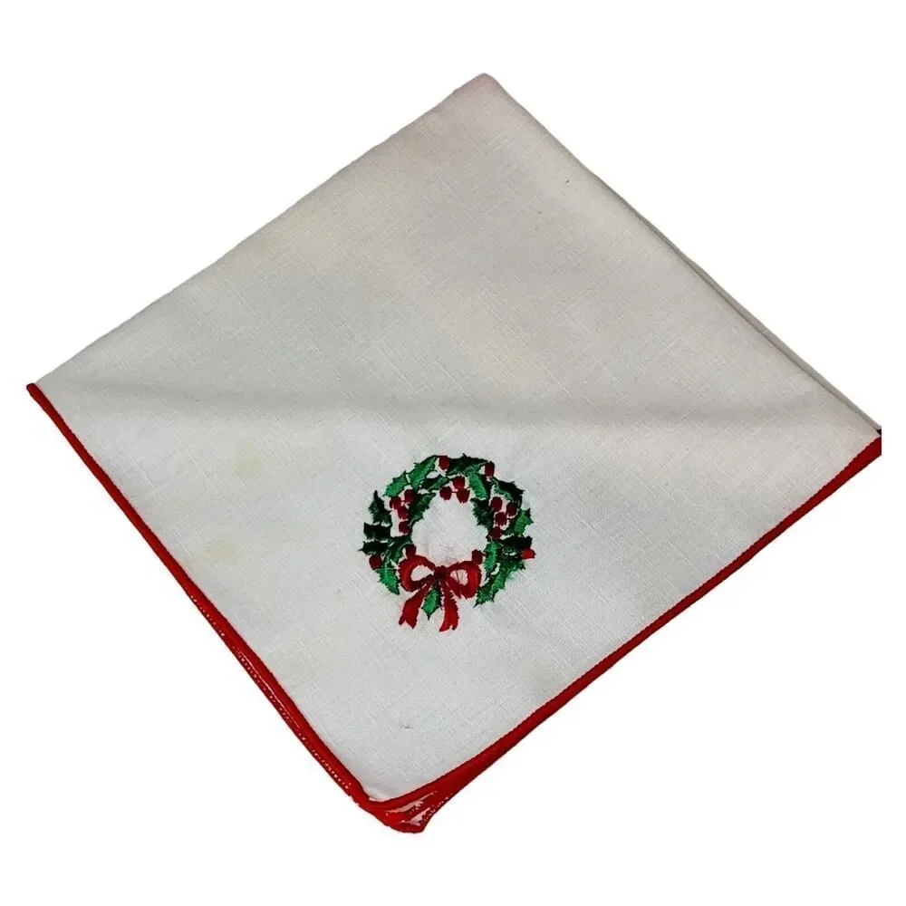 Set Of 4 Vtg Christmas Cloth White Table Napkins Embroidered Green Wreaths